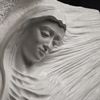 Vierge de Lourdes - 2010 - Marbre reconstitué (résine chargée de poudre de marbre) - Commande privée - Maria de Faykod